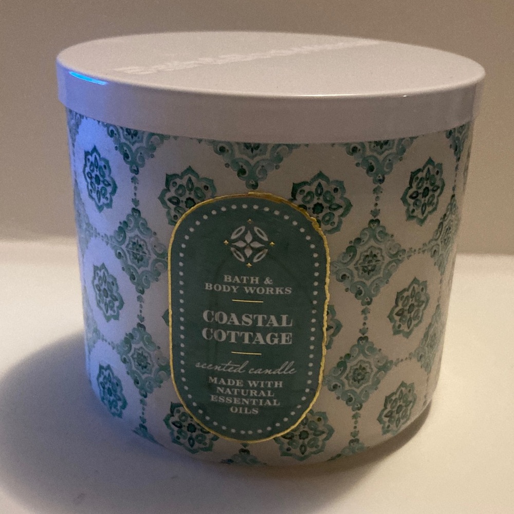Bath & Body Works Coastal Cottage Candle
